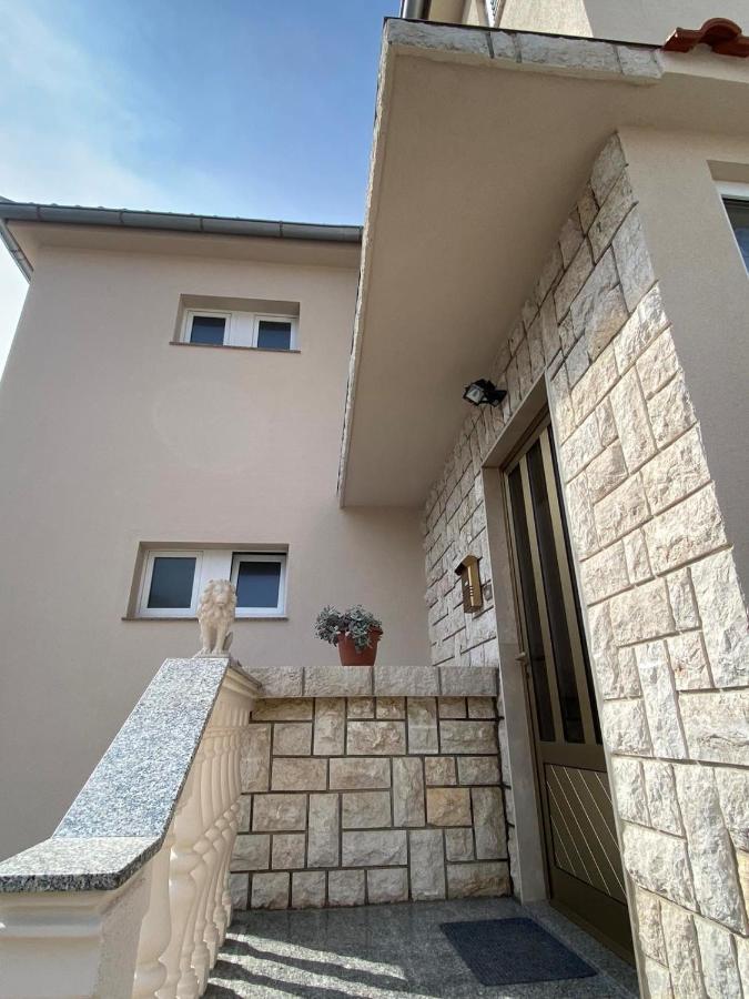 Apartman Branka ราบ ภายนอก รูปภาพ
