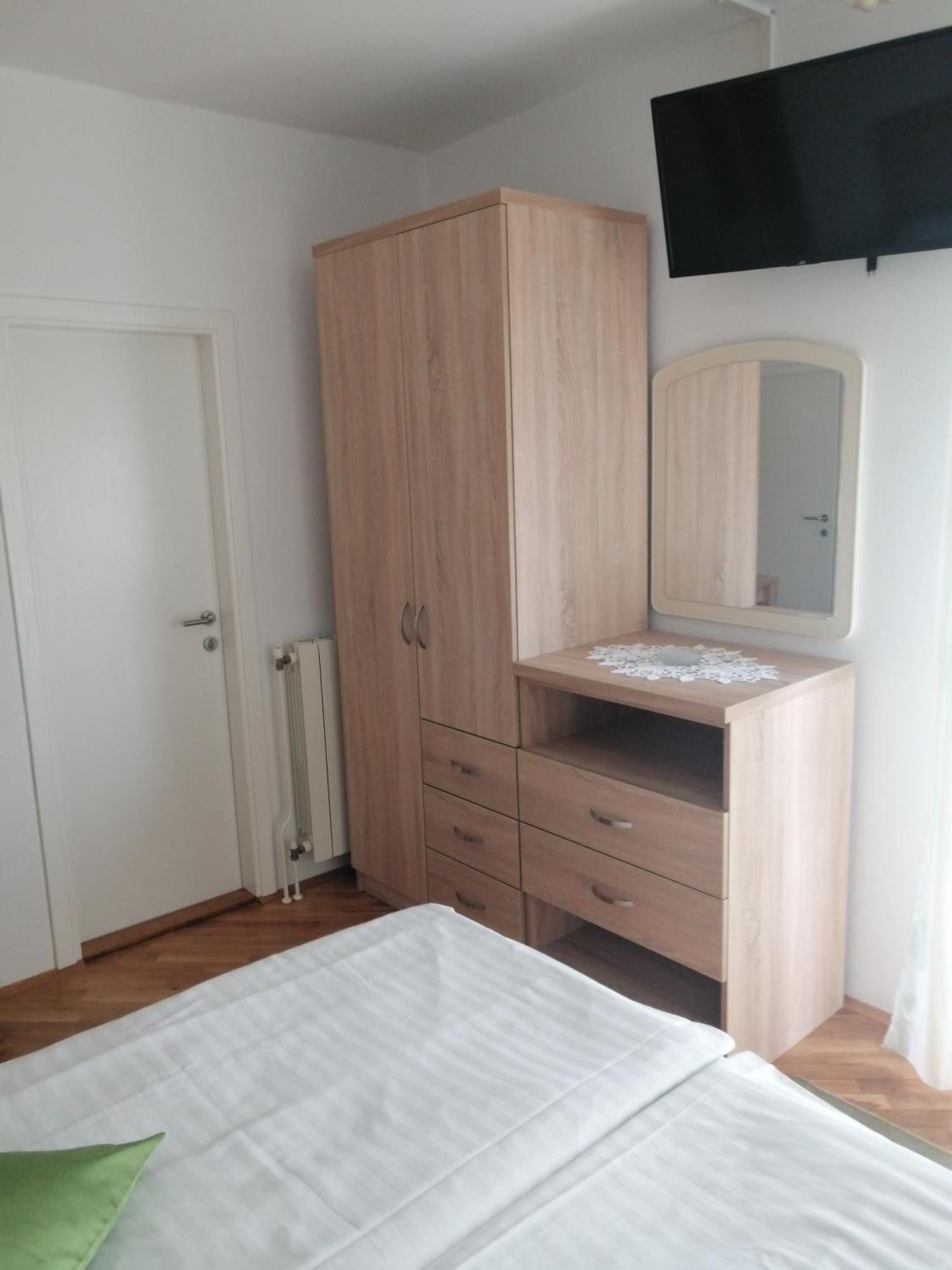 Apartman Branka ราบ ภายนอก รูปภาพ