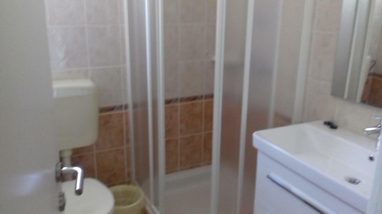 Apartman Branka ราบ ภายนอก รูปภาพ