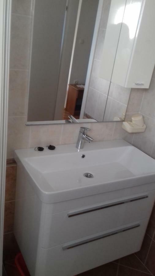 Apartman Branka ราบ ภายนอก รูปภาพ